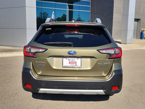 Certified 2025 Subaru Outback Touring w/ Tech Package 3 image 4
