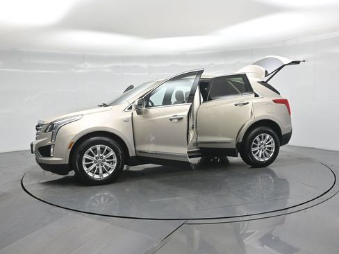 Used 2017 Cadillac XT5 FWD image 34