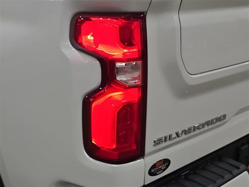 Used 2024 Chevrolet Silverado 2500 High Country w/ High Country Premium Package image 35
