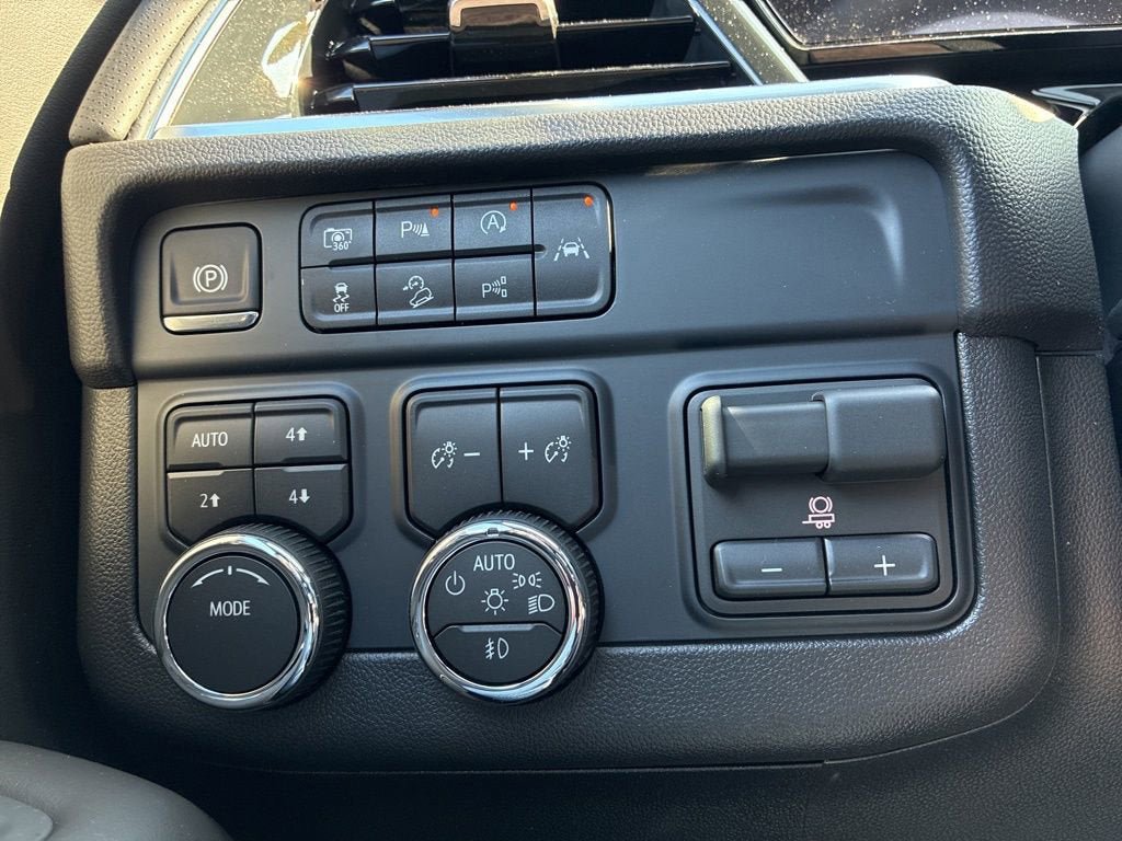 New 2026 Chevrolet Tahoe Premier w/ Sun And Tow Package AWD/4WD image 21