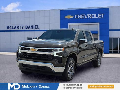Used 2023 Chevrolet Silverado 1500 LT AWD/4WD image 2