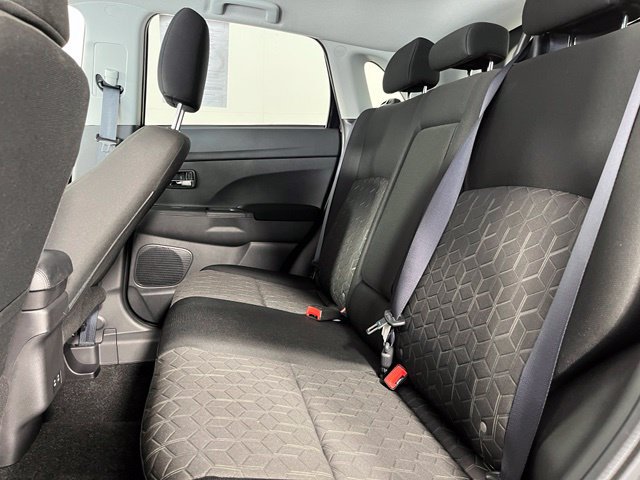 Used 2026 Mitsubishi Outlander Sport LE AWD/4WD image 32