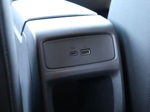 Used 2025 Chevrolet Trax RS w/ Sunroof Package FWD image 23
