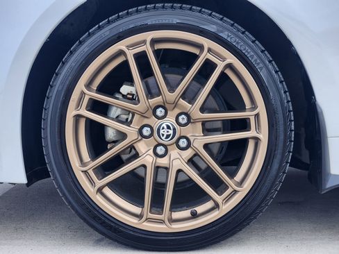 Used 2025 Toyota Corolla Hatchback image 11