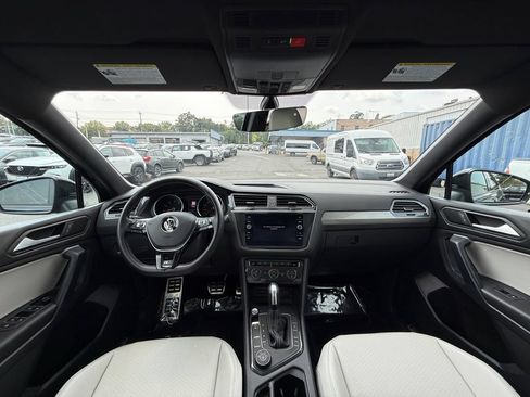Used 2021 Volkswagen Tiguan SE R-Line AWD/4WD image 22