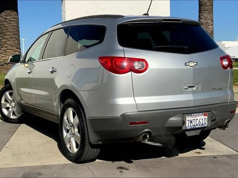 Used 2012 Chevrolet Traverse LTZ FWD image 12