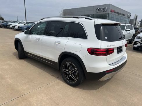 New 2026 Mercedes-Benz GLB 250 4MATIC image 4