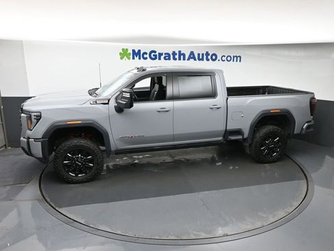 Used 2024 GMC Sierra 2500 AT4 w/ AT4 Premium Plus Package image 17