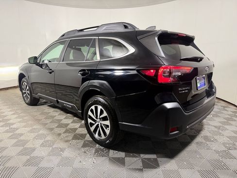 Used 2023 Subaru Outback Premium AWD/4WD image 4