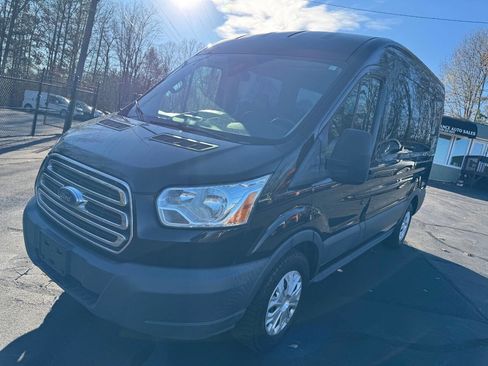 Used 2018 Ford Transit 150 XLT image 7