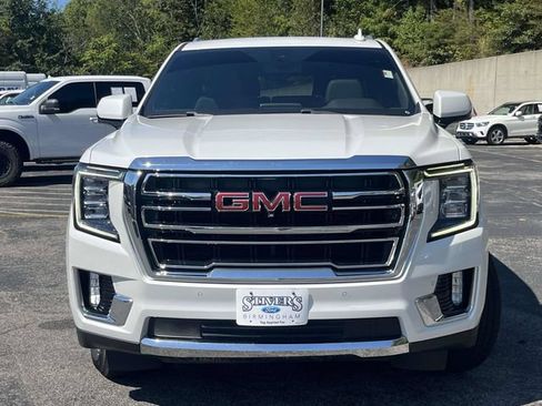 Used 2022 GMC Yukon XL SLT w/ SLT Premium Package RWD image 9