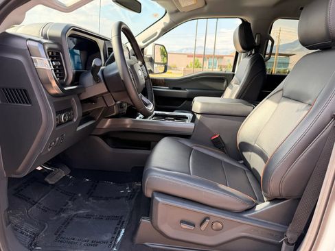 Used 2025 Ford F250 Lariat AWD/4WD image 24