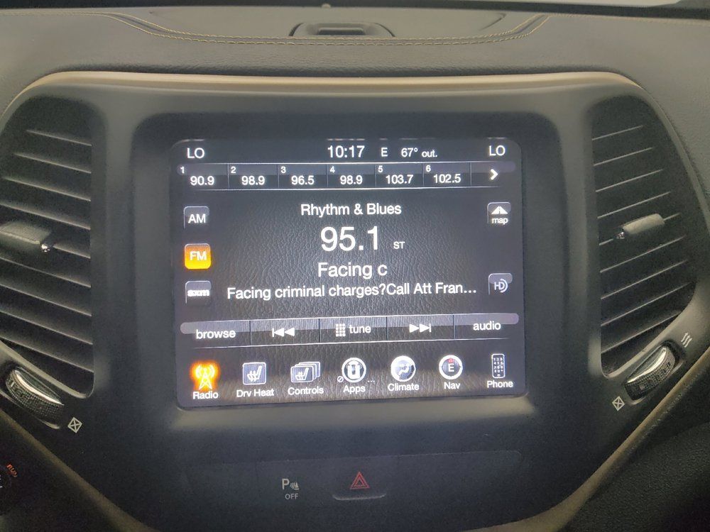 Used 2018 Jeep Cherokee Limited AWD/4WD image 25