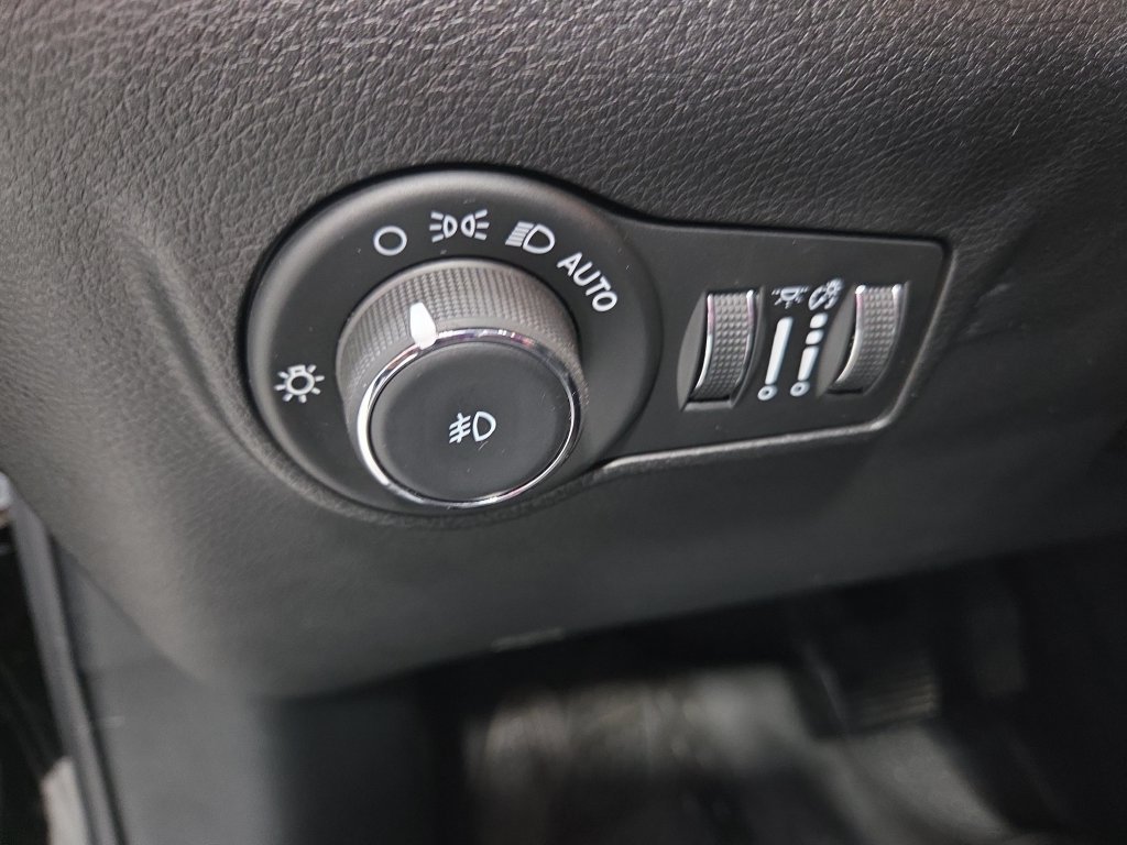 Used 2024 Jeep Compass Limited AWD/4WD image 24