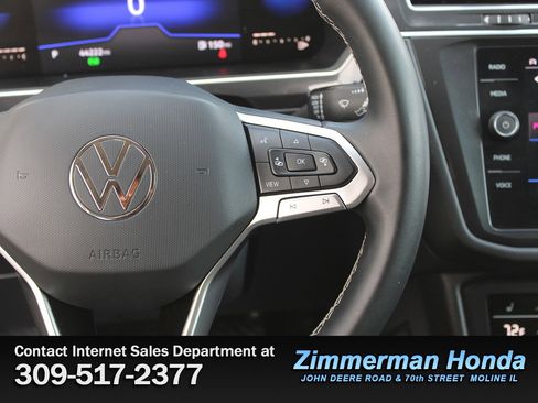Used 2022 Volkswagen Tiguan SE image 13