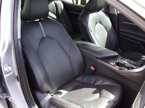 Used 2021 Toyota Camry XSE AWD/4WD image 36