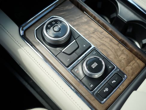 Used 2021 Ford Expedition Platinum image 31