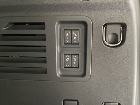 New 2026 Chevrolet Traverse RS image 21