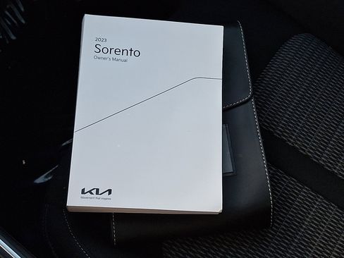 Used 2023 Kia Sorento LX image 26