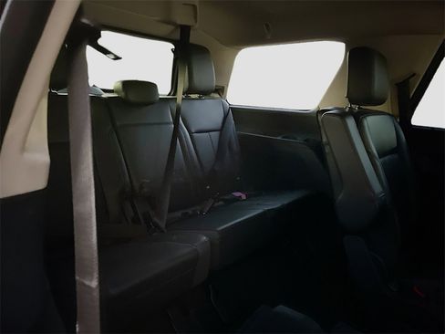 Used 2024 Ford Expedition XLT image 28