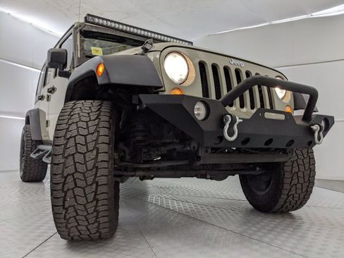 Used 2018 Jeep Wrangler Unlimited Sport S AWD/4WD image 7