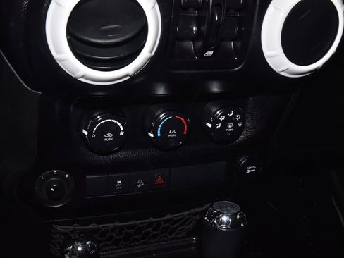 Used 2016 Jeep Wrangler Unlimited Sport w/ Quick Order Package 24S AWD/4WD image 29