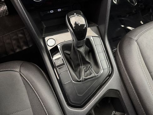 Used 2024 Volkswagen Taos SE image 24