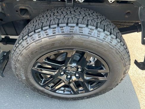 Certified 2026 Chevrolet Silverado 1500 RST w/ RST Select Package AWD/4WD image 25