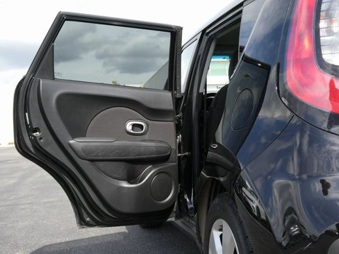 Used 2018 Kia Soul image 32