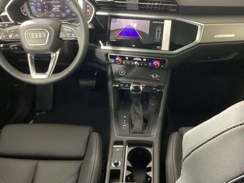 New 2025 Audi Q3 2.0T Premium image 22