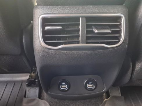 Used 2022 Hyundai Santa Fe SEL w/ Convenience Package image 15