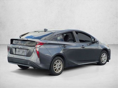 Used 2017 Toyota Prius Two w/ Prius Two Safety Plus Package FWD image 5