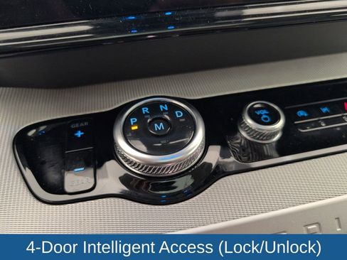 Used 2025 Ford Expedition Active image 37