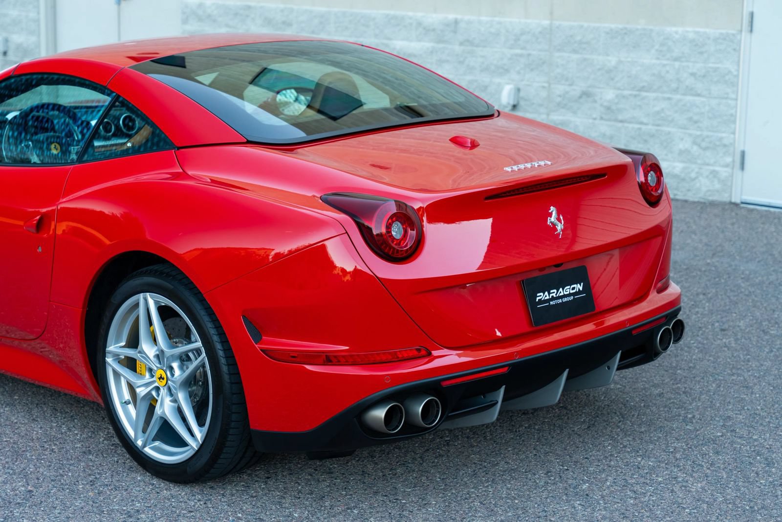 Used 2015 Ferrari California T RWD image 57