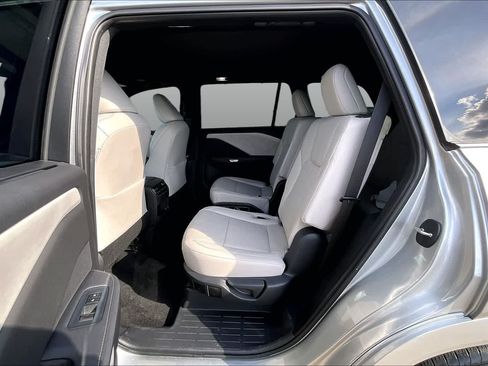 Used 2025 Lexus TX 350 AWD w/ Technology Package image 19