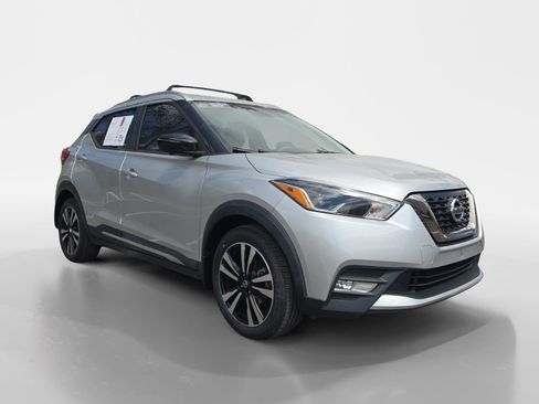 Used 2019 Nissan Kicks SR w/ Exterior Package image 7