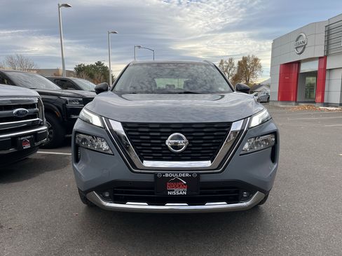 Certified 2021 Nissan Rogue Platinum image 3