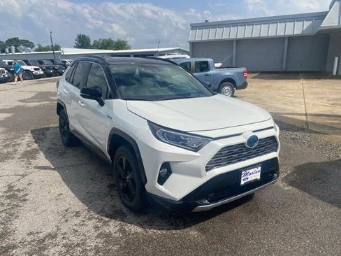 Used 2019 Toyota RAV4 XSE w/ XSE Weather Package AWD/4WD image 8