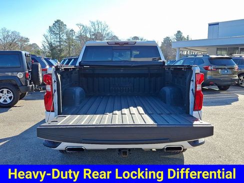 Certified 2020 Chevrolet Silverado 1500 High Country w/ Technology Package image 32