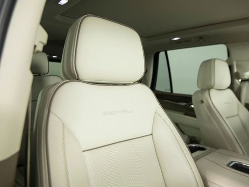Used 2023 GMC Yukon Denali AWD/4WD image 27