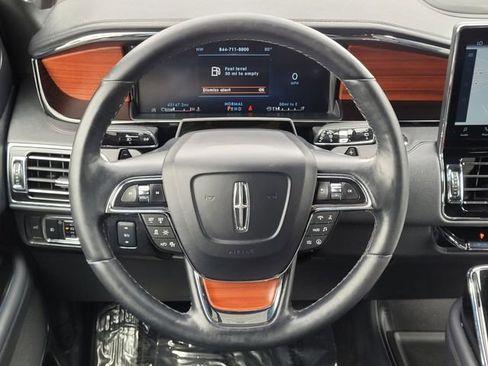 Used 2024 Lincoln Navigator Reserve image 9