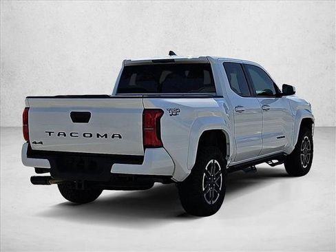 Used 2025 Toyota Tacoma TRD Sport AWD/4WD image 5