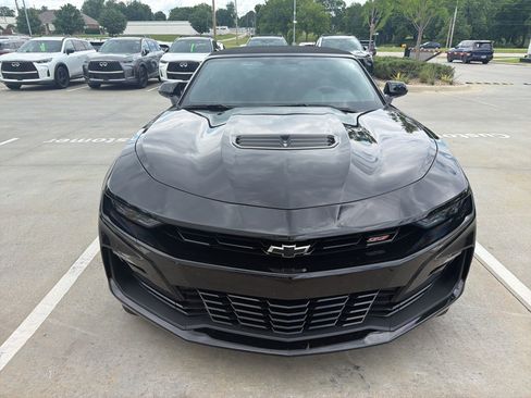 Used 2023 Chevrolet Camaro SS RWD image 2