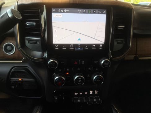 Used 2022 RAM 3500 Limited AWD/4WD image 18