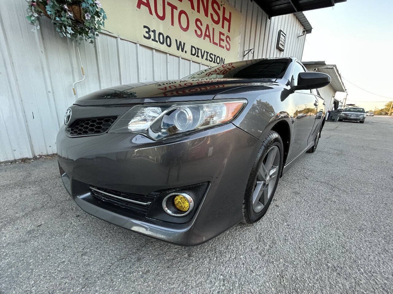 Used 2013 Toyota Camry SE FWD image 10