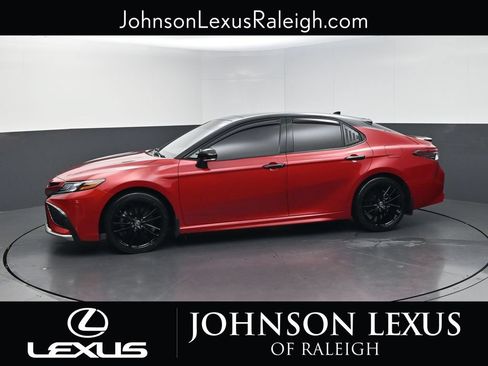 Used 2023 Toyota Camry XSE FWD image 2