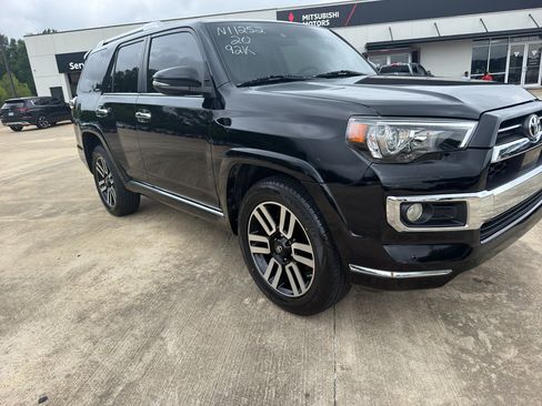 Used 2020 Toyota 4Runner Limited RWD image 19