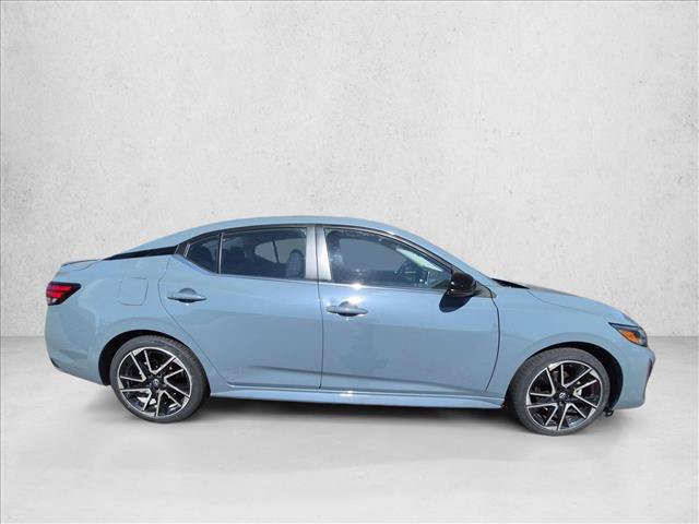 Used 2025 Nissan Sentra SR FWD image 3