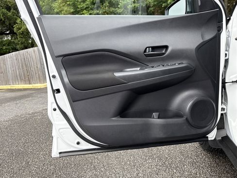 Used 2024 Nissan Kicks S image 13