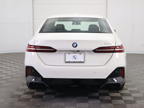 Certified 2025 BMW 530i 530i w/ M Sport Package image 7